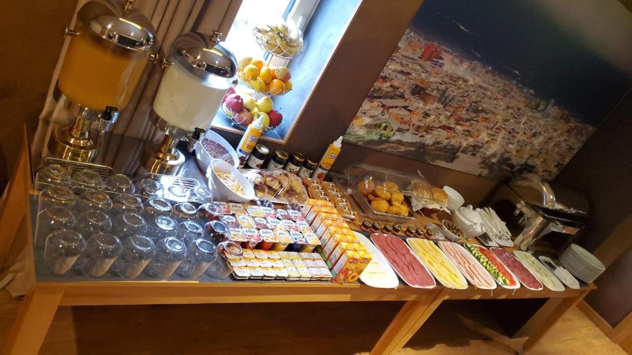 Richmond Hotel Korce Buitenkant foto