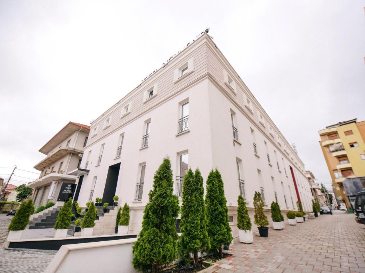 Richmond Hotel Korce Buitenkant foto