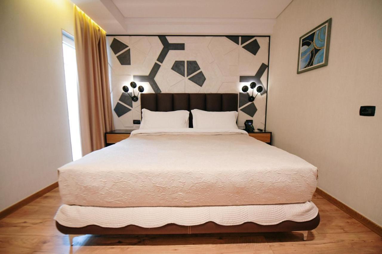 Richmond Hotel Korce Buitenkant foto