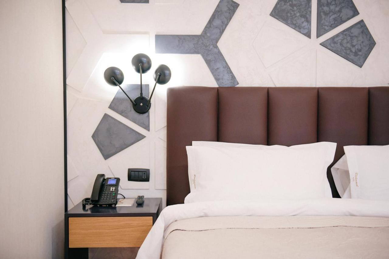 Richmond Hotel Korce Buitenkant foto
