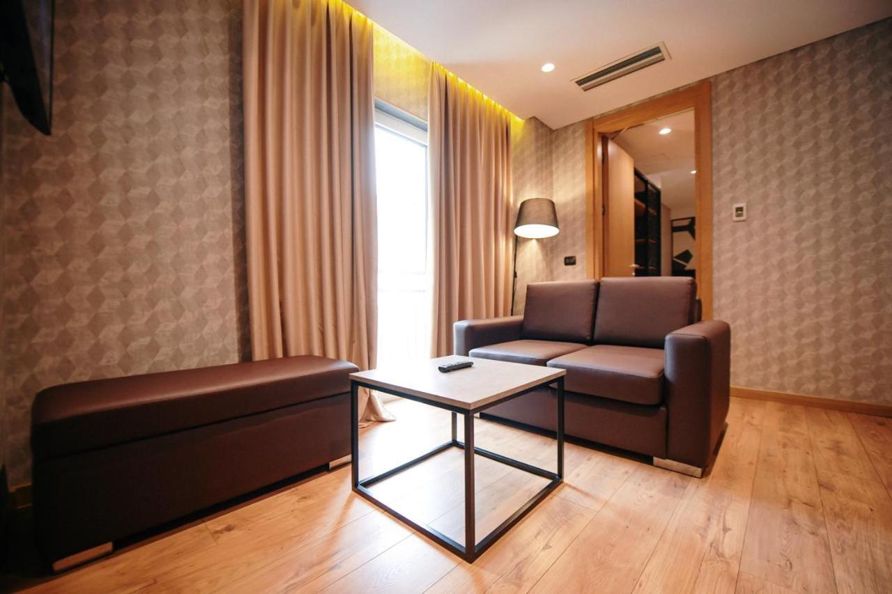 Richmond Hotel Korce Buitenkant foto