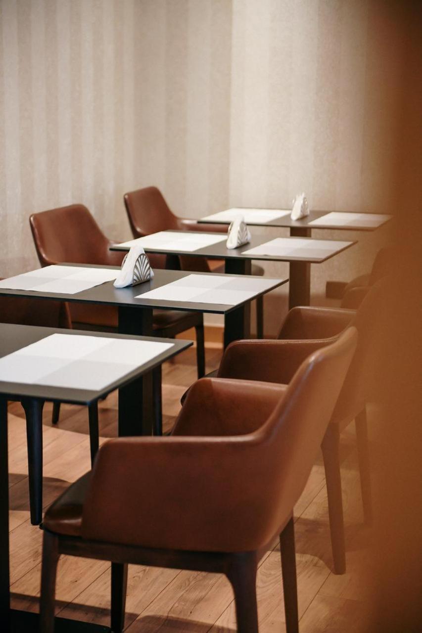 Richmond Hotel Korce Buitenkant foto