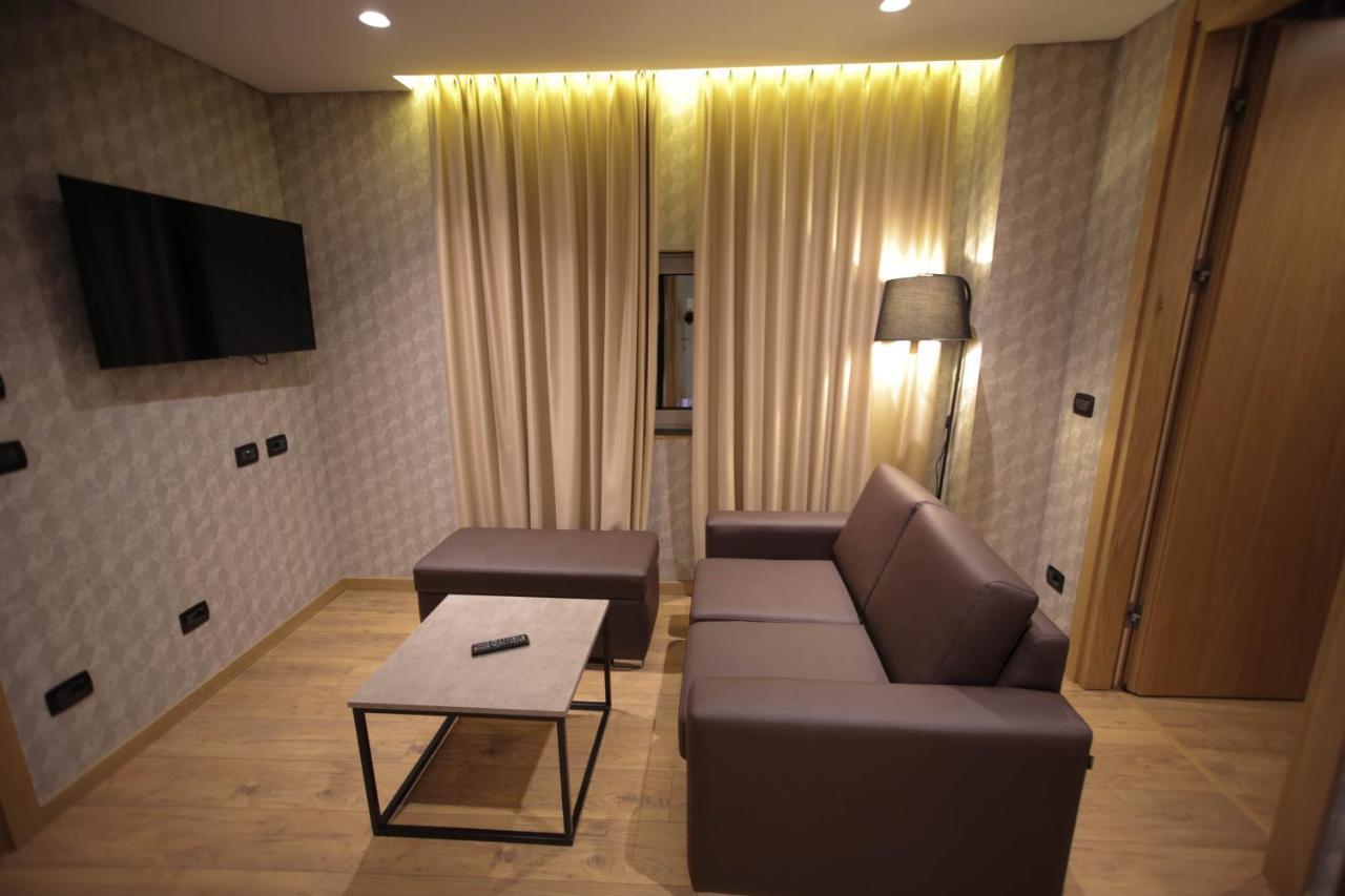 Richmond Hotel Korce Buitenkant foto