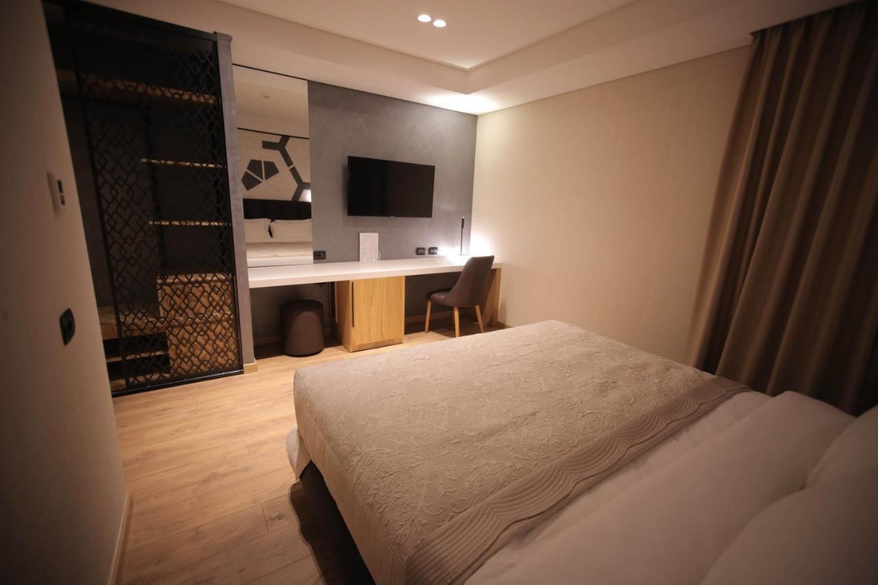 Richmond Hotel Korce Buitenkant foto