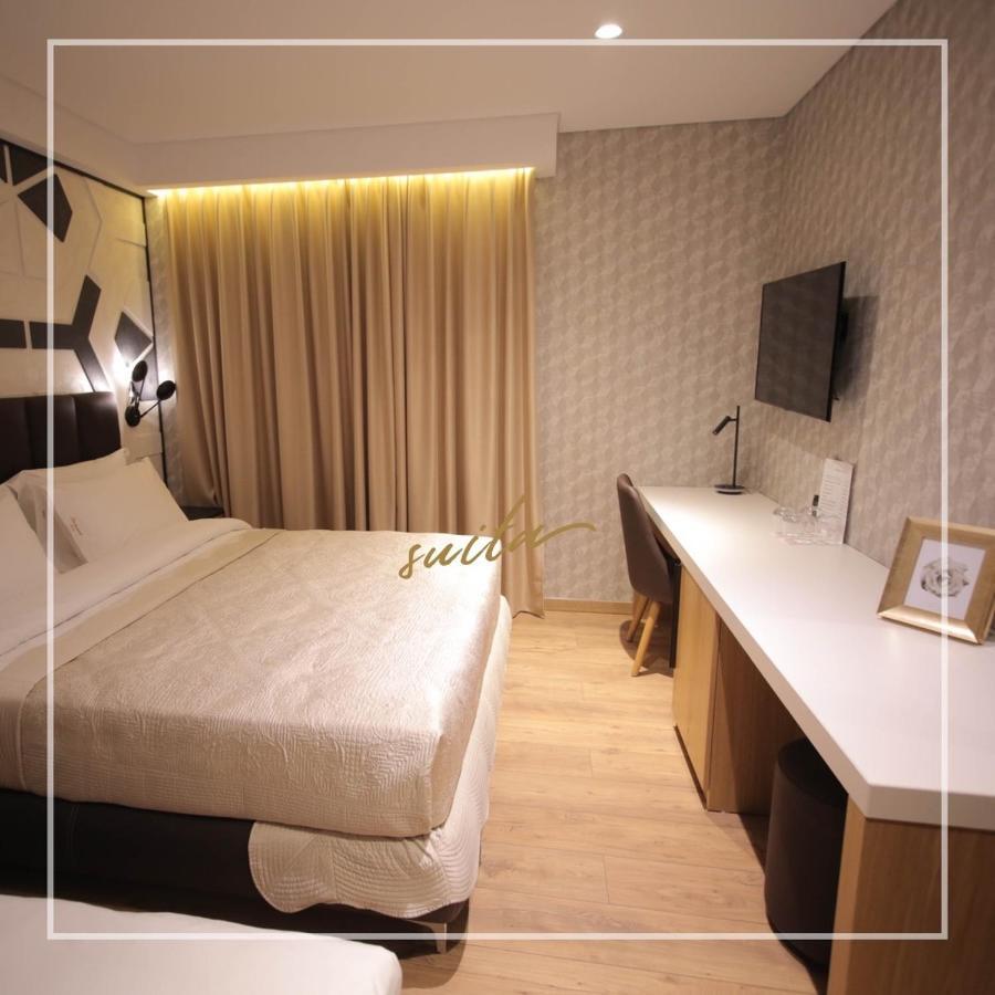 Richmond Hotel Korce Buitenkant foto